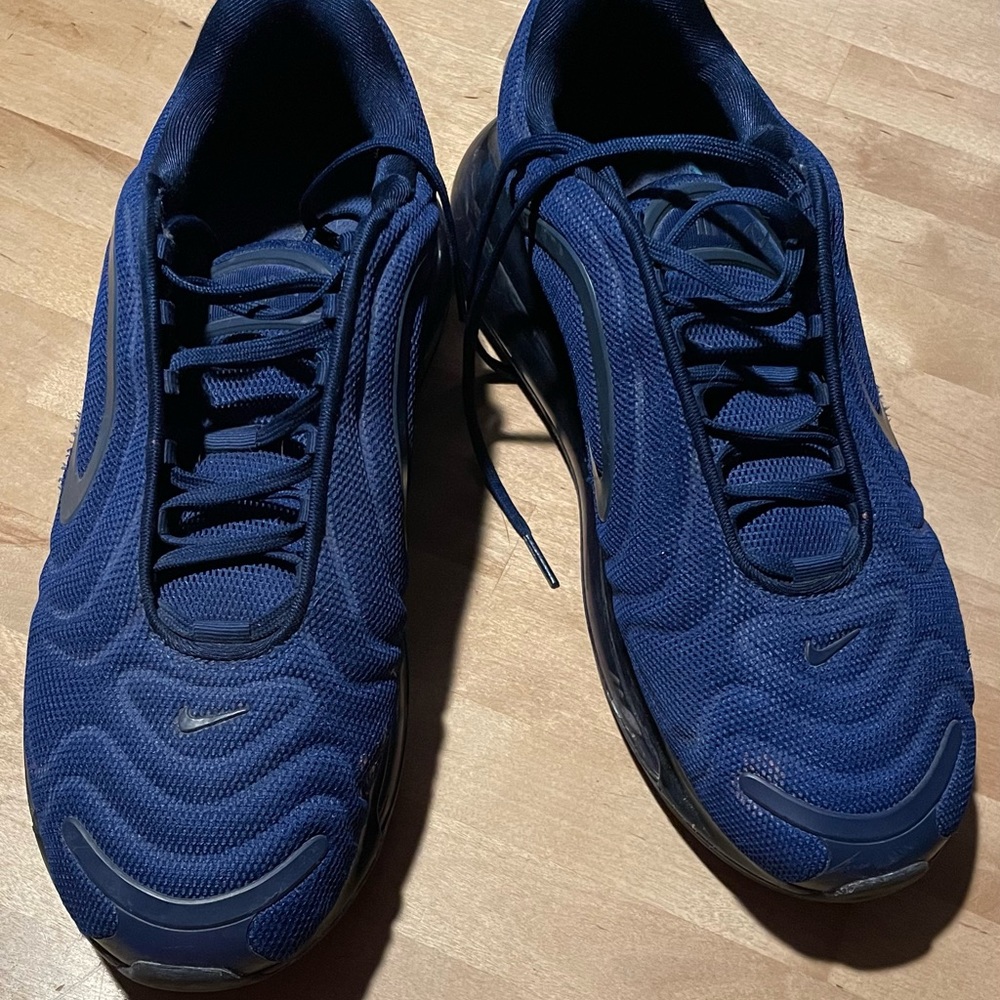 Nike Airmax 720s Men’s 720 11.5